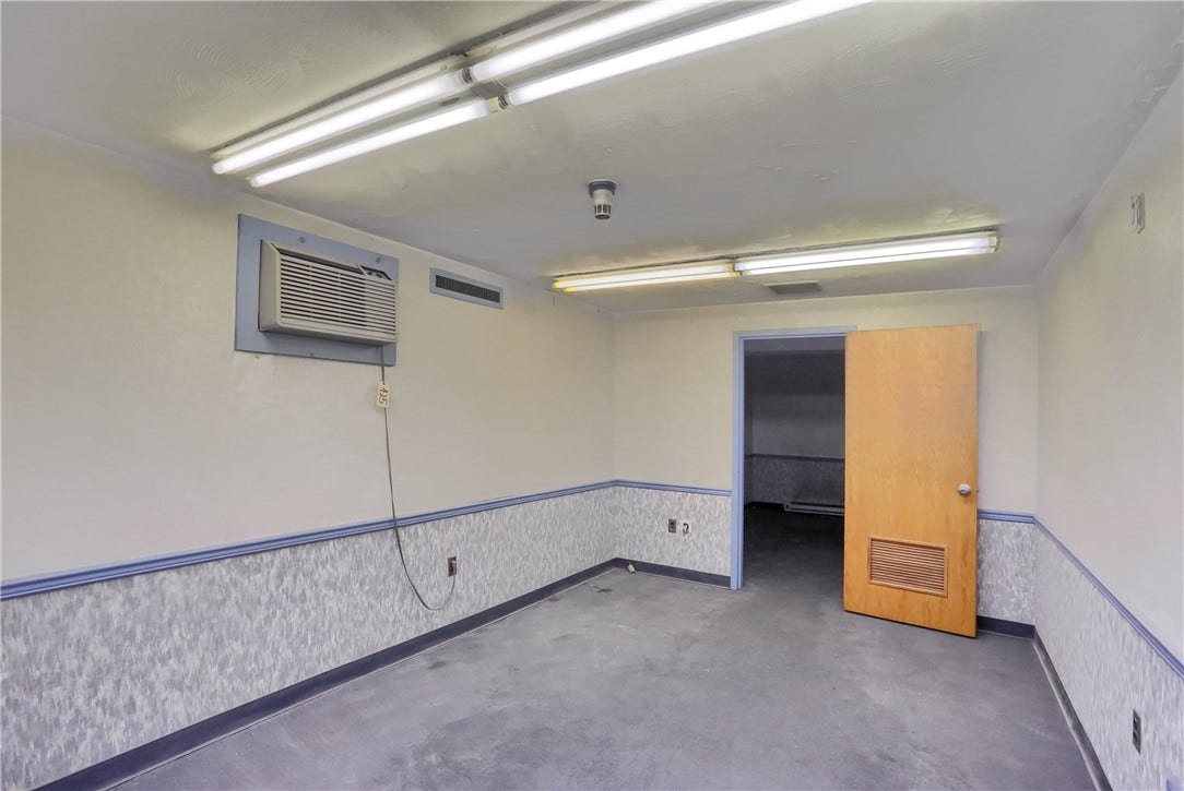 1729 B Rostraver Rd, Belle Vernon, PA 15012