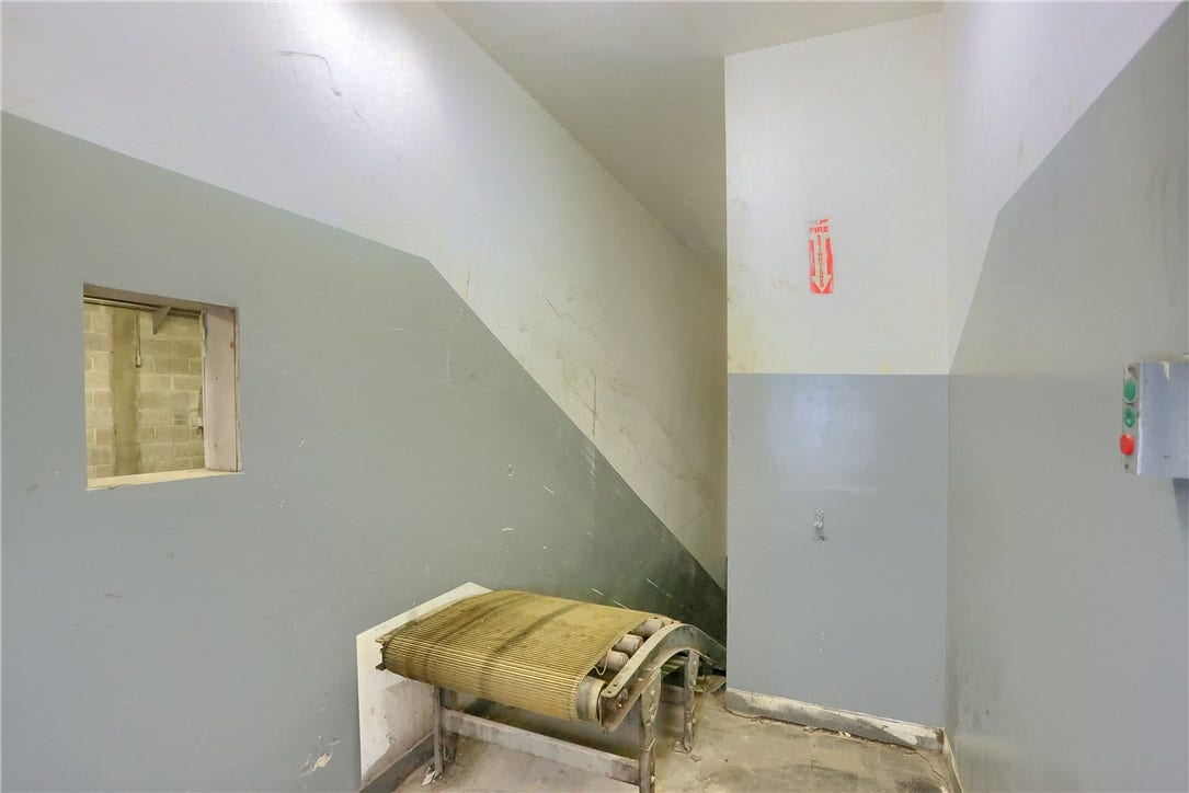1729 B Rostraver Rd, Belle Vernon, PA 15012