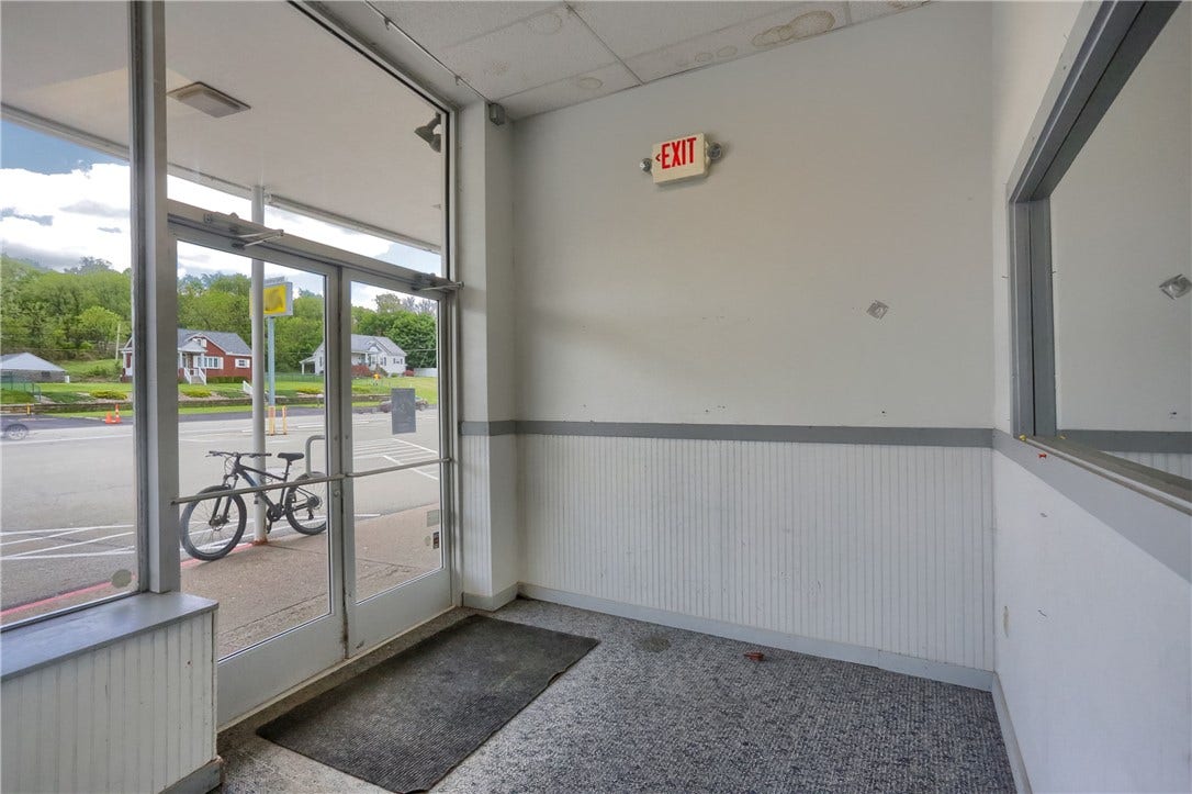 1729 B Rostraver Rd, Belle Vernon, PA 15012
