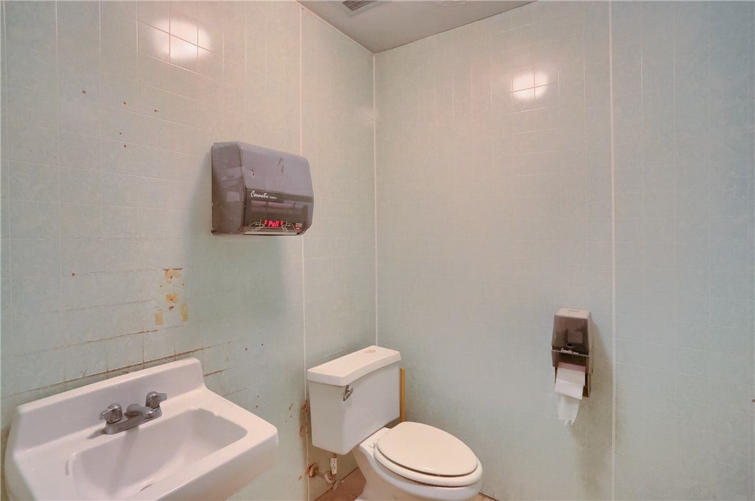 1729 B Rostraver Rd, Belle Vernon, PA 15012