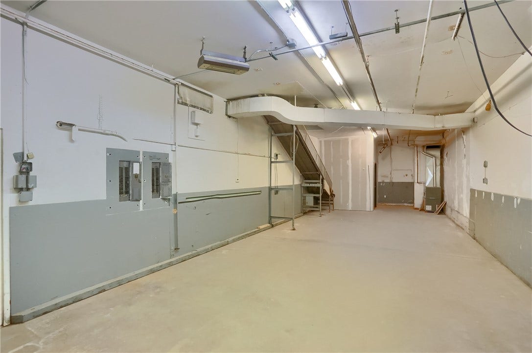 1729 B Rostraver Rd, Belle Vernon, PA 15012