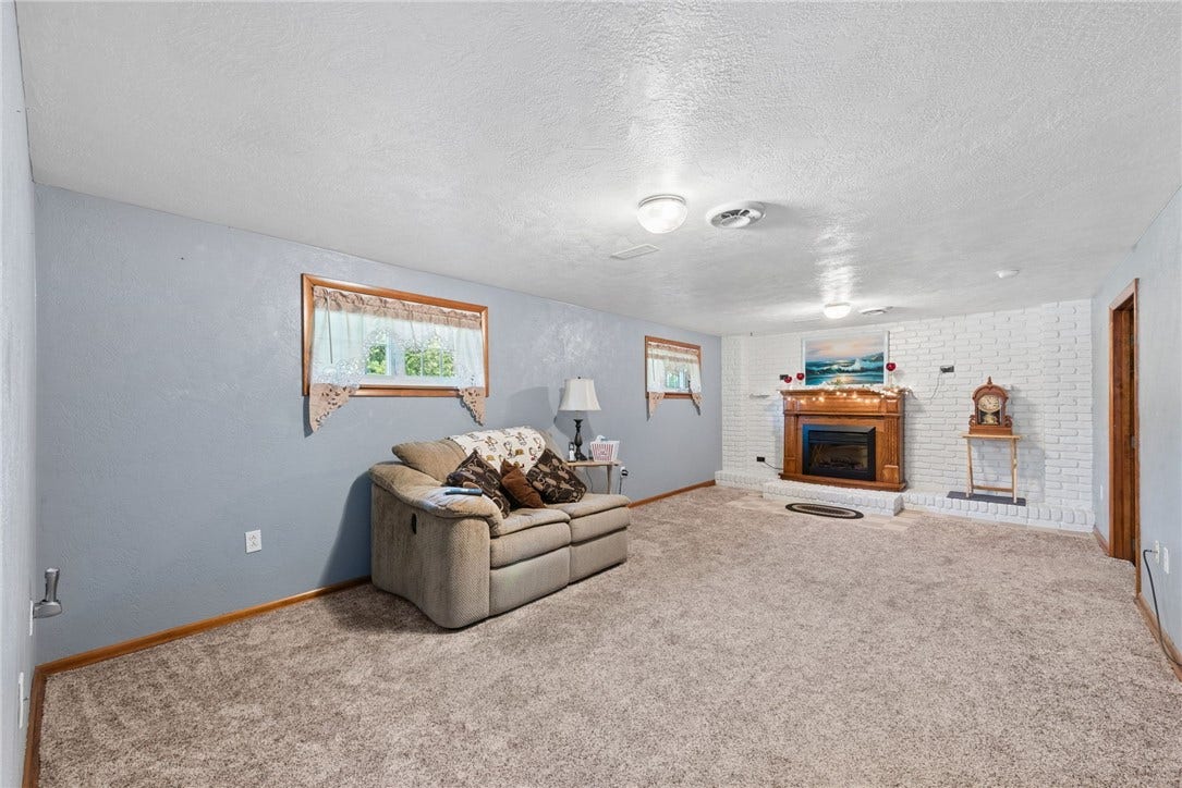 158 Harry Long Rd, Greensburg, PA 15601