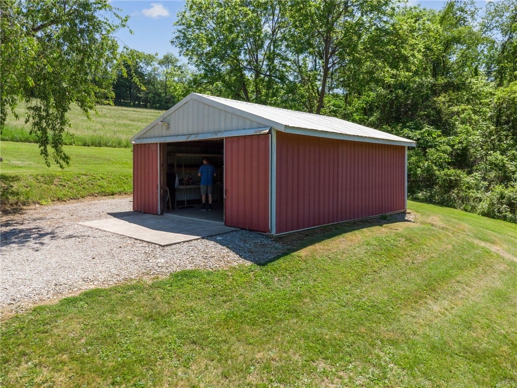 158 Harry Long Rd, Greensburg, PA 15601