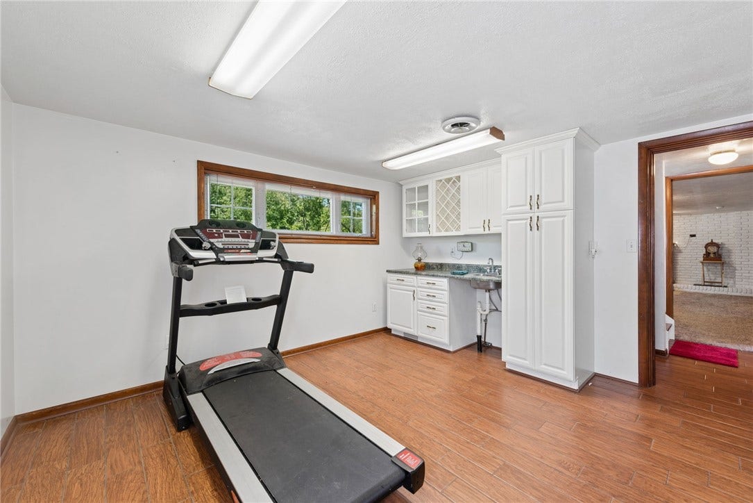 158 Harry Long Rd, Greensburg, PA 15601
