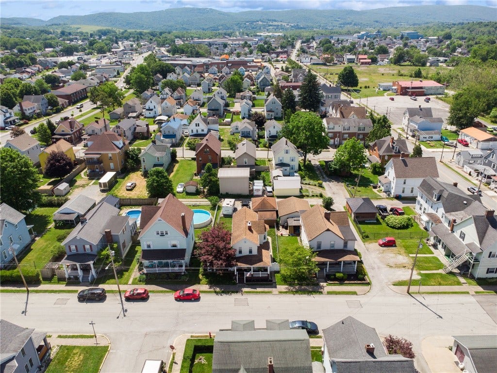 313 James St, Latrobe, PA 15650