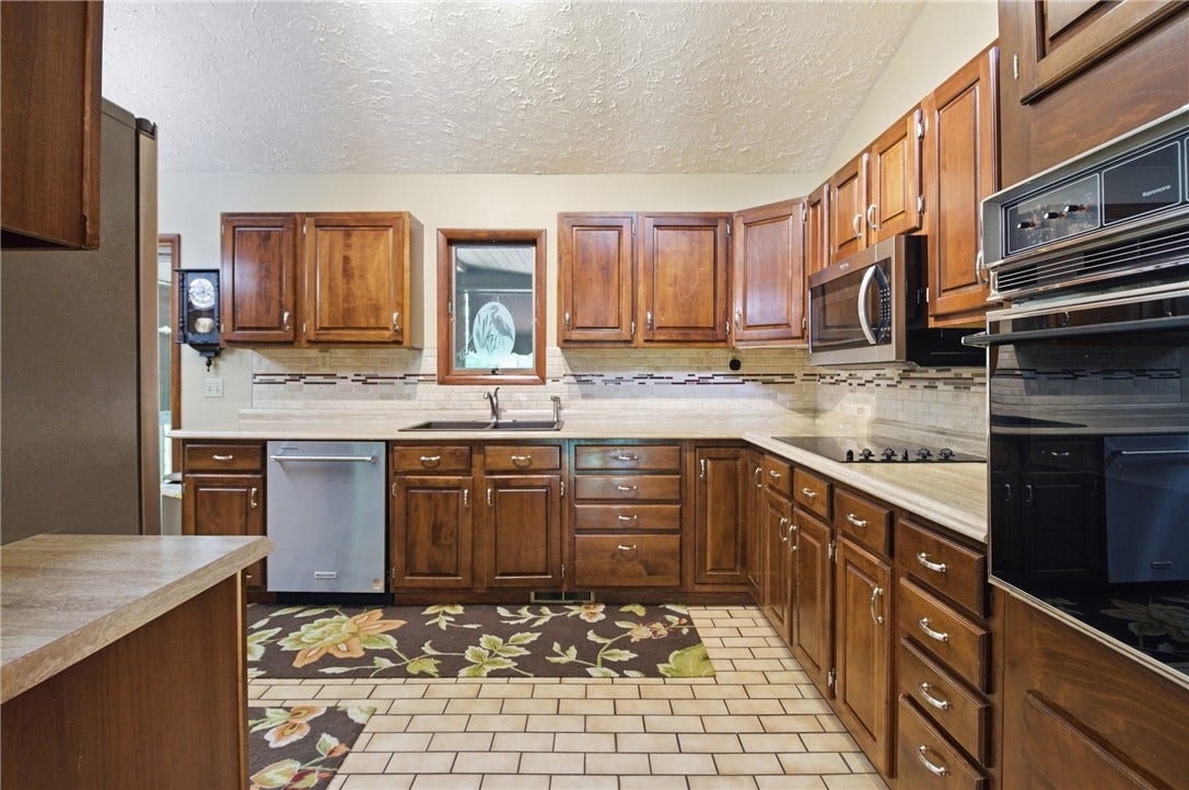 204 Republic St, Uniontown, PA 15401