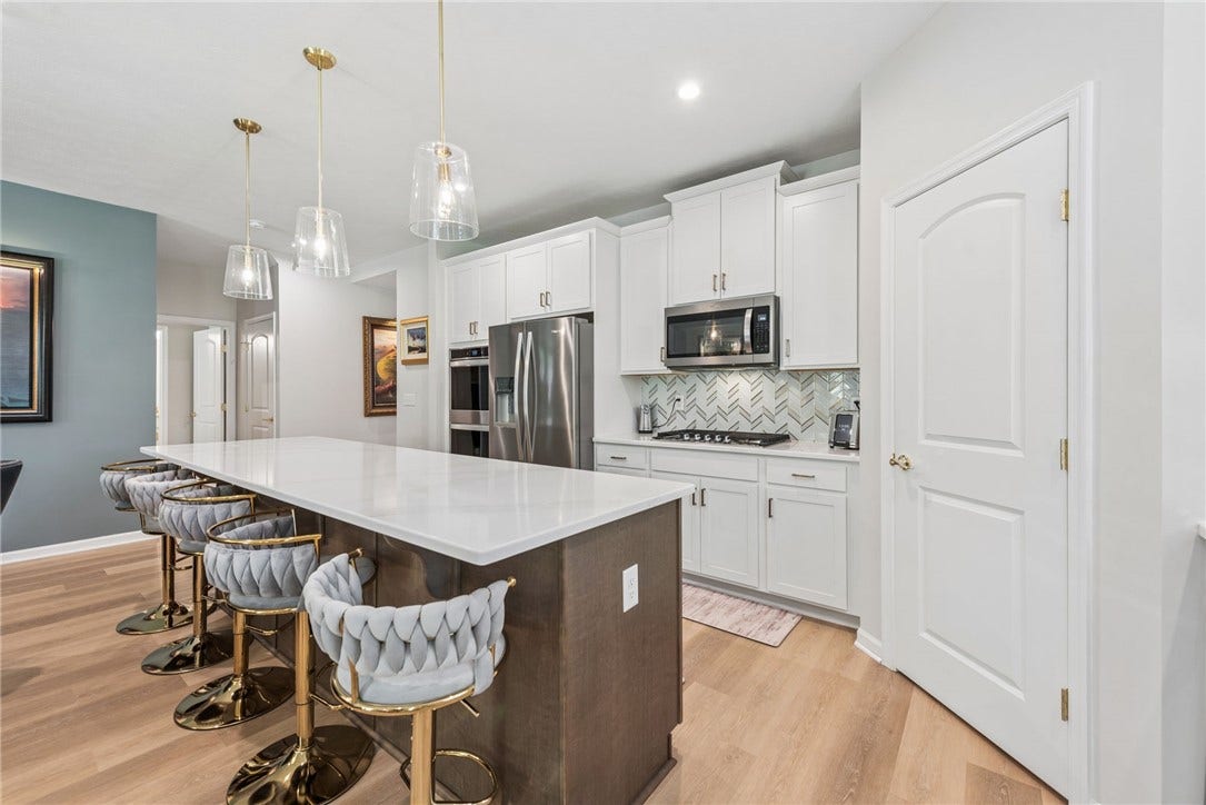 3003 Audrey Dr, Greensburg, PA 15601