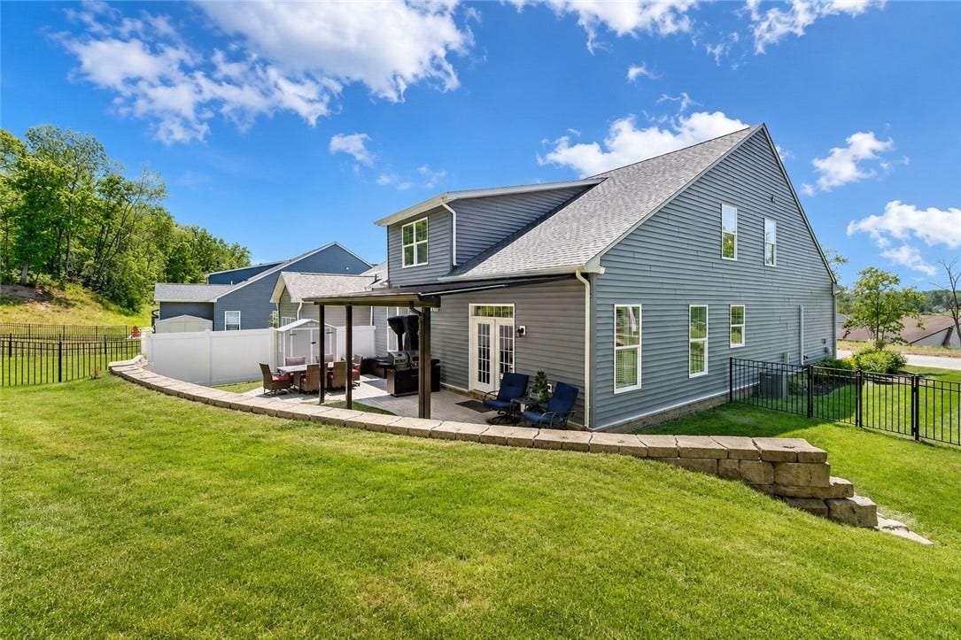 3003 Audrey Dr, Greensburg, PA 15601