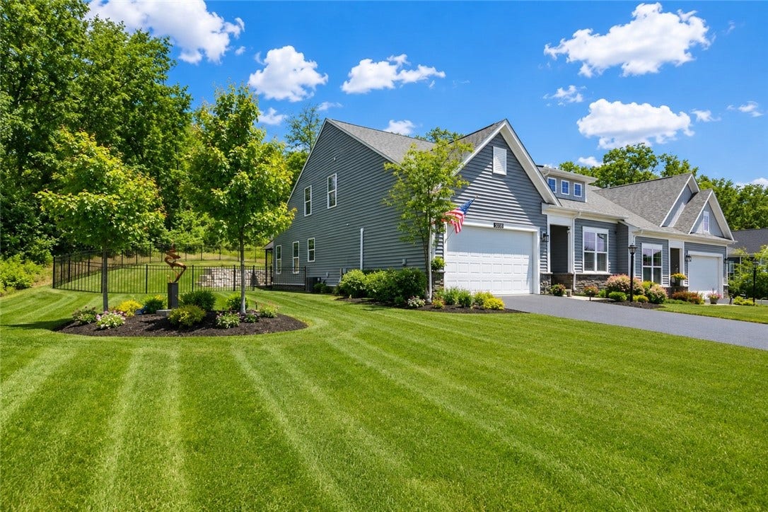3003 Audrey Dr, Greensburg, PA 15601