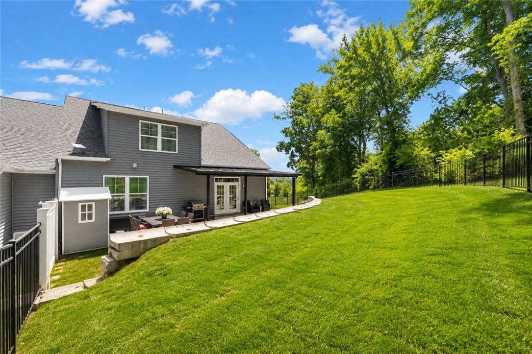 3003 Audrey Dr, Greensburg, PA 15601