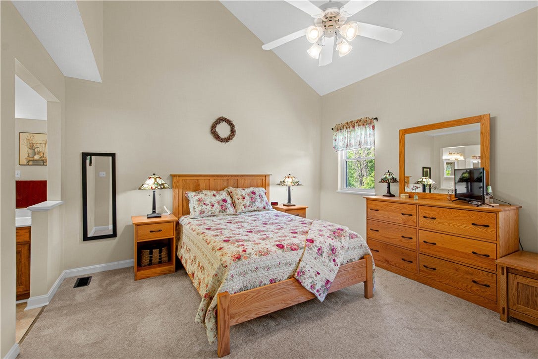 197 Old Village Ln, Bethel Park, PA 15102