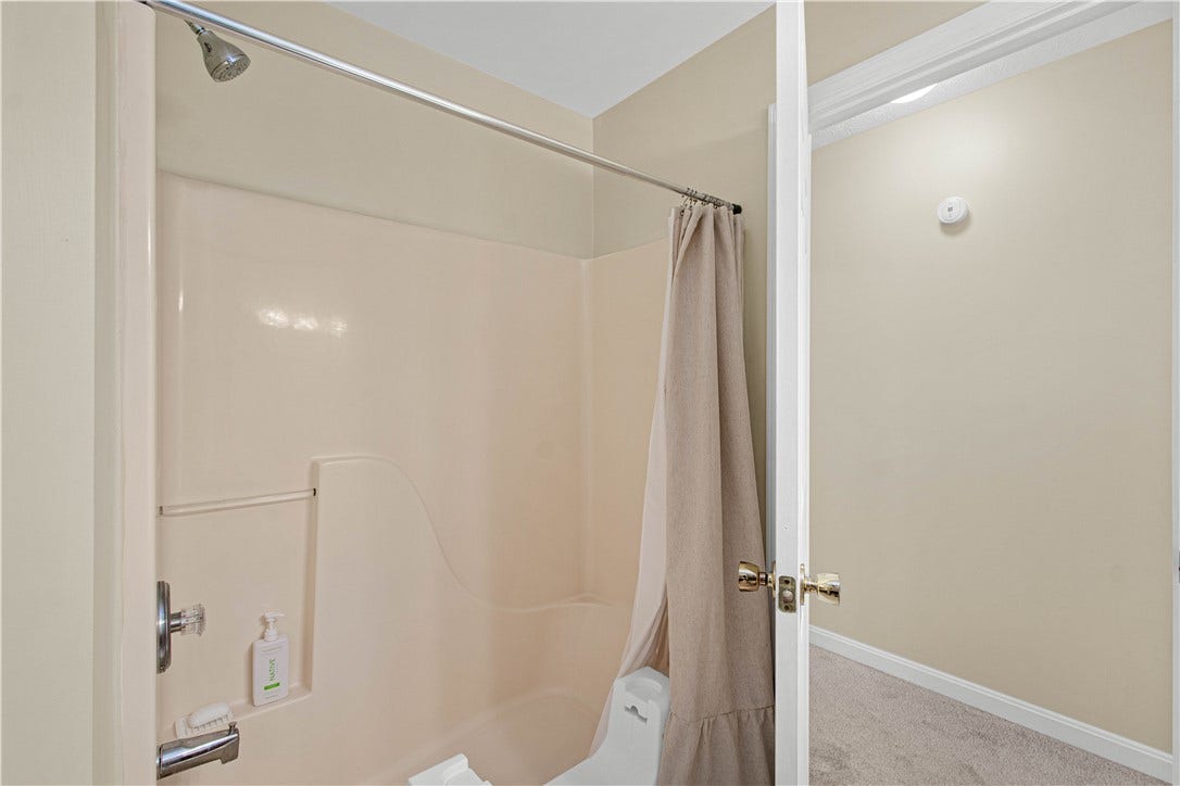 197 Old Village Ln, Bethel Park, PA 15102