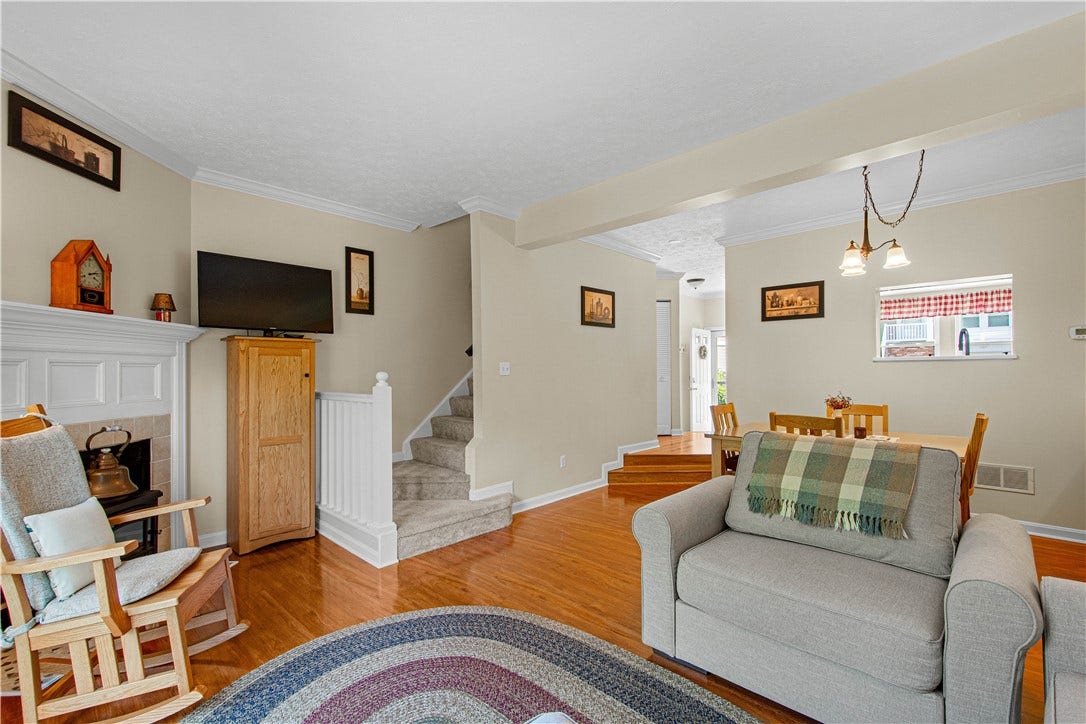 197 Old Village Ln, Bethel Park, PA 15102