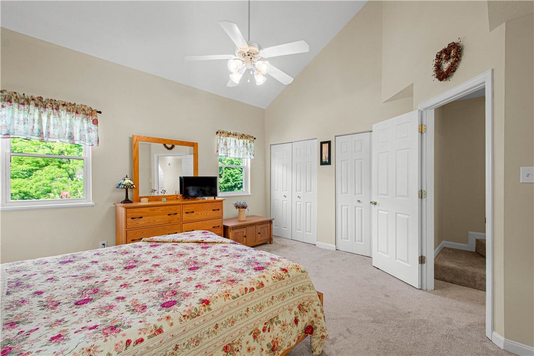 197 Old Village Ln, Bethel Park, PA 15102
