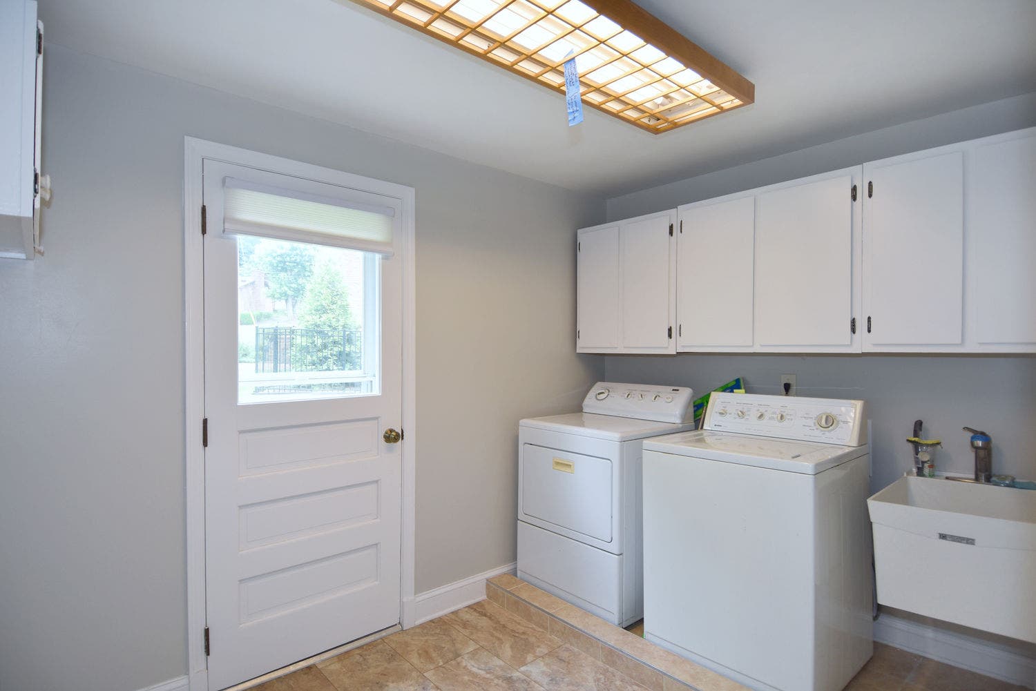 1893 Stage Dr., Pittsburgh, PA 15101