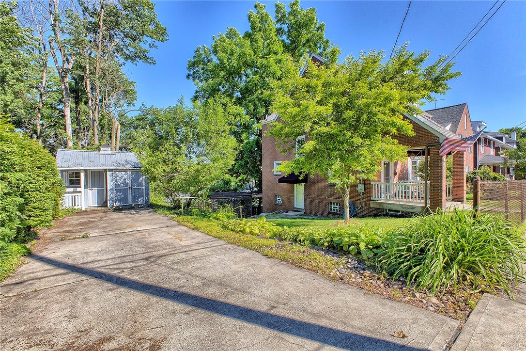 210 Tremont Ave, Greensburg, PA 15601