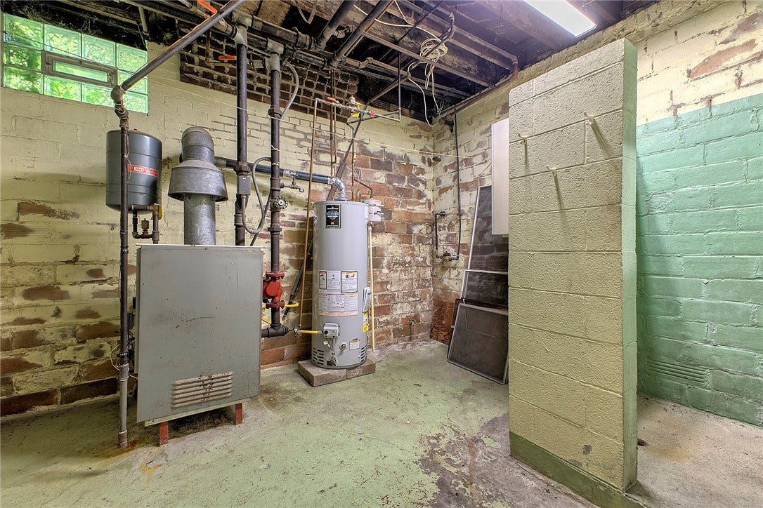 210 Tremont Ave, Greensburg, PA 15601