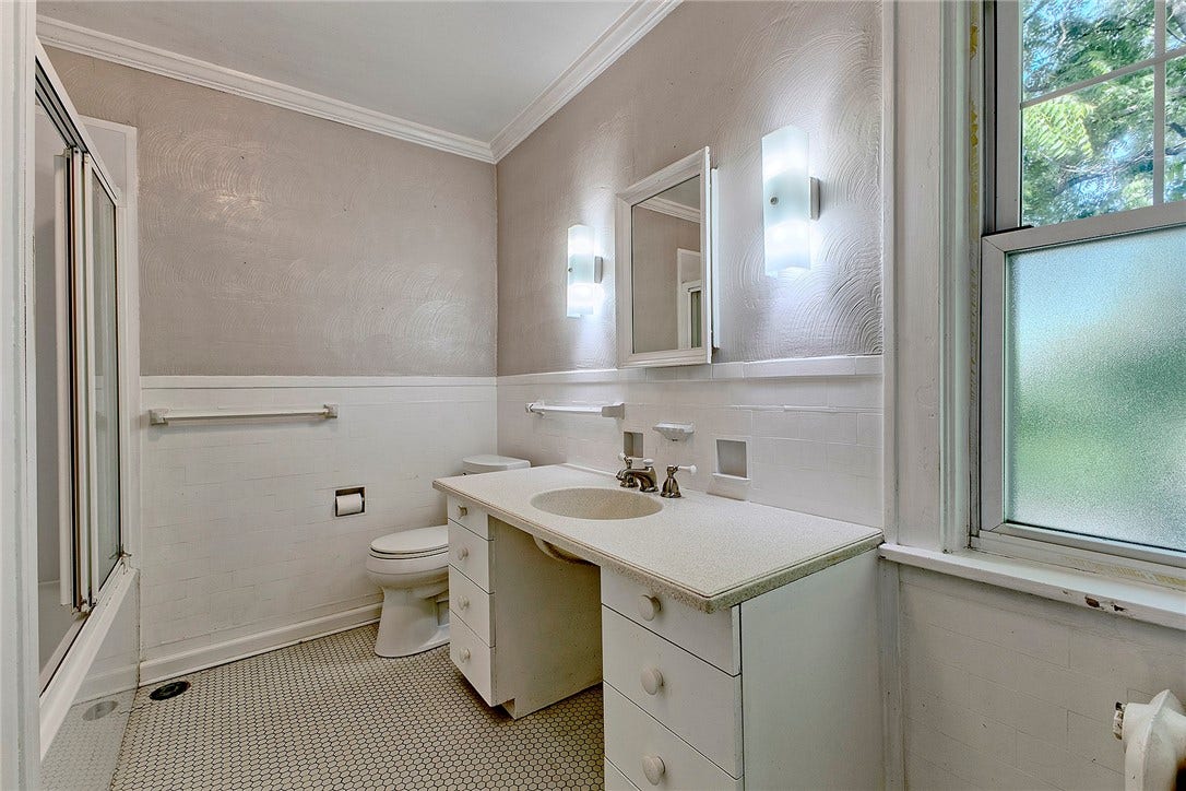 210 Tremont Ave, Greensburg, PA 15601