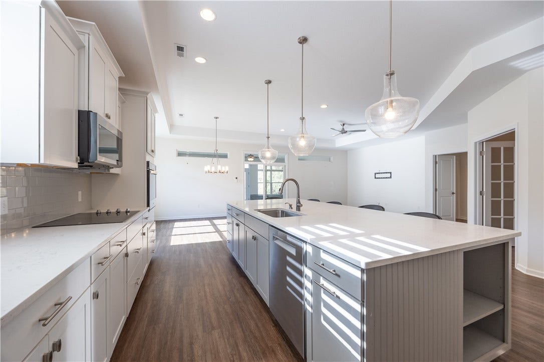 Kitchen with 10" Island