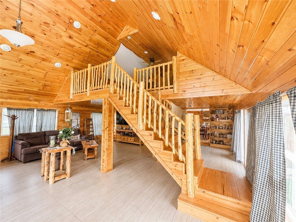 5164 Lincoln Hwy, Stoystown, PA 15563