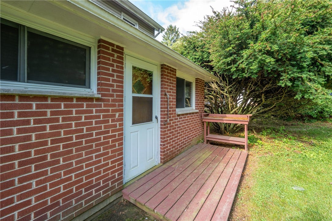 132 Coal Hollow Rd, Greensburg, PA 15601