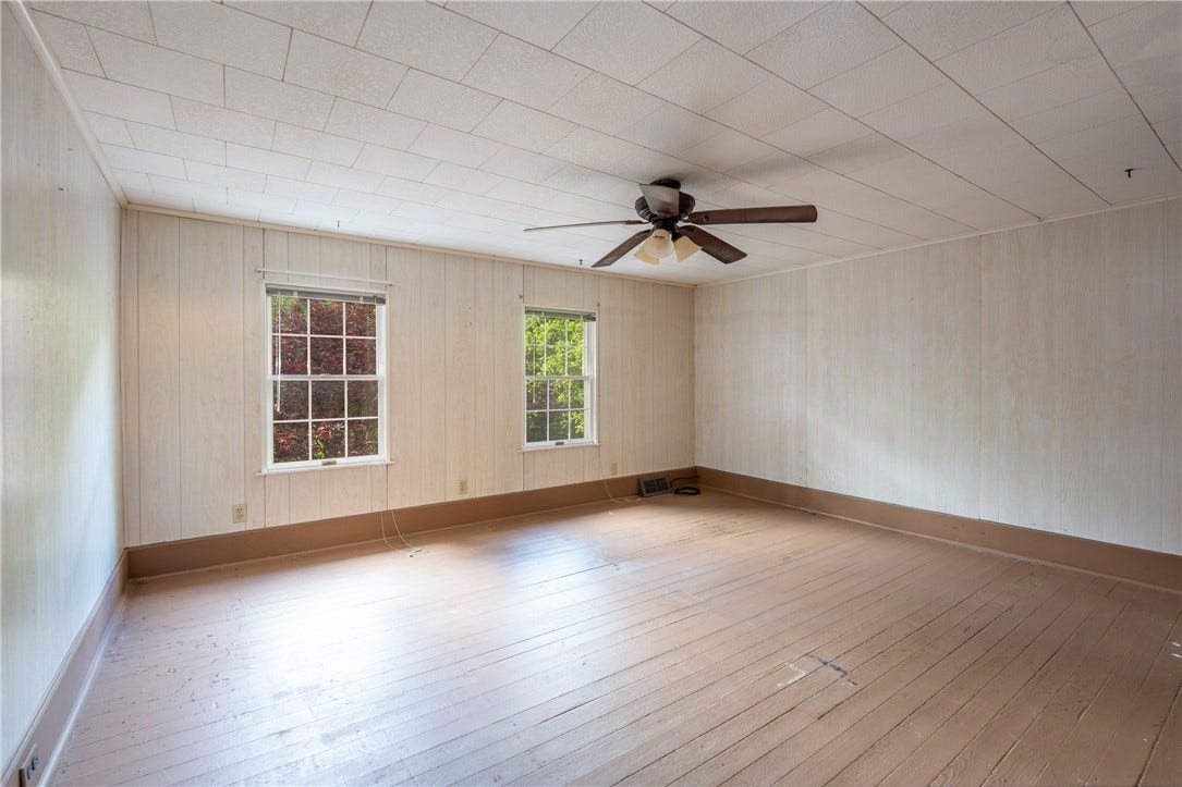 132 Coal Hollow Rd, Greensburg, PA 15601