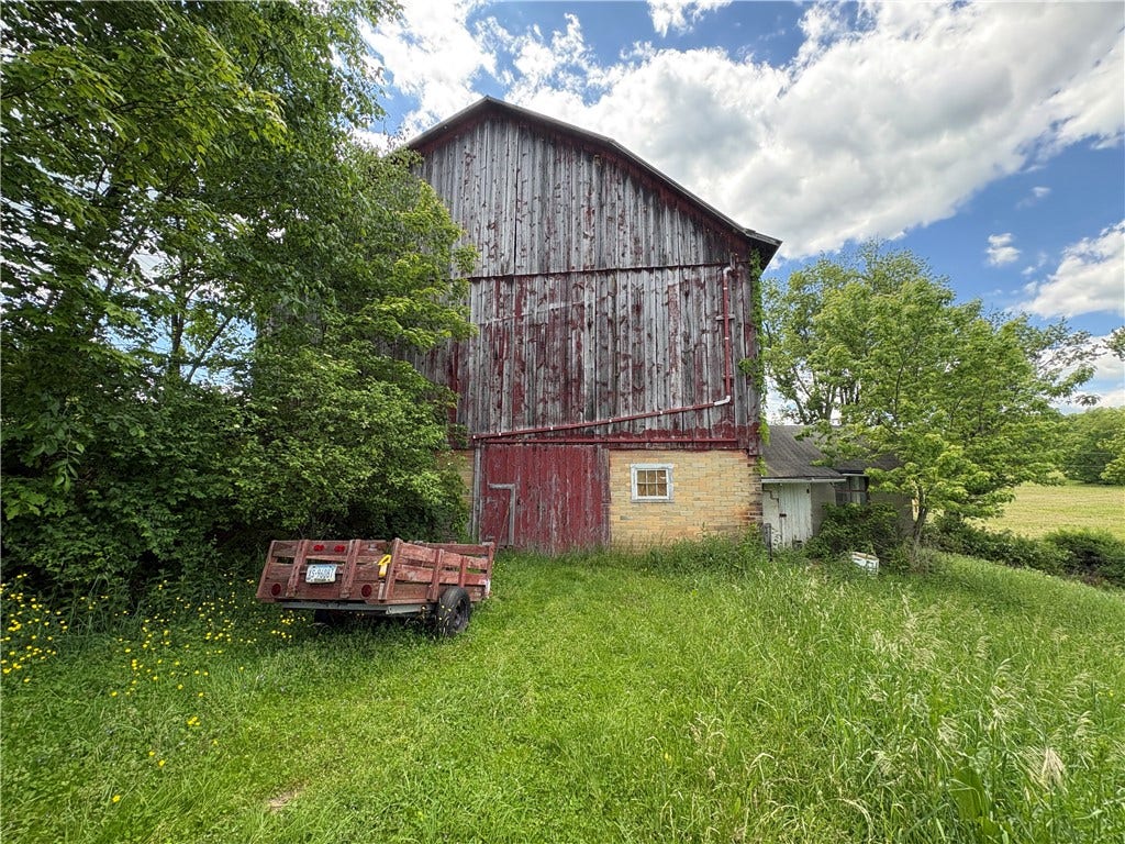 2742 No 8 Rd, Punxsutawney, PA 15767