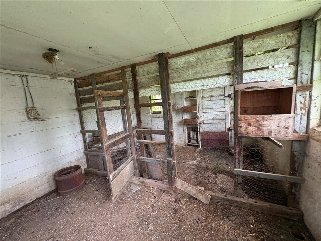 2742 No 8 Rd, Punxsutawney, PA 15767