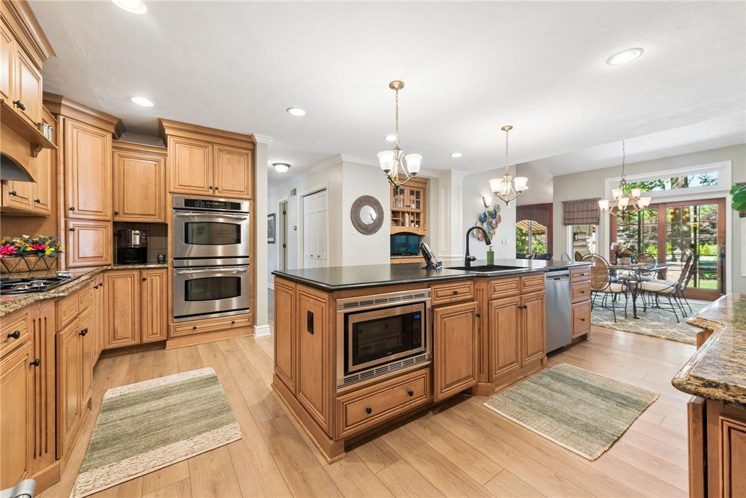 153 Lakewood Rd, Greensburg, PA 15601