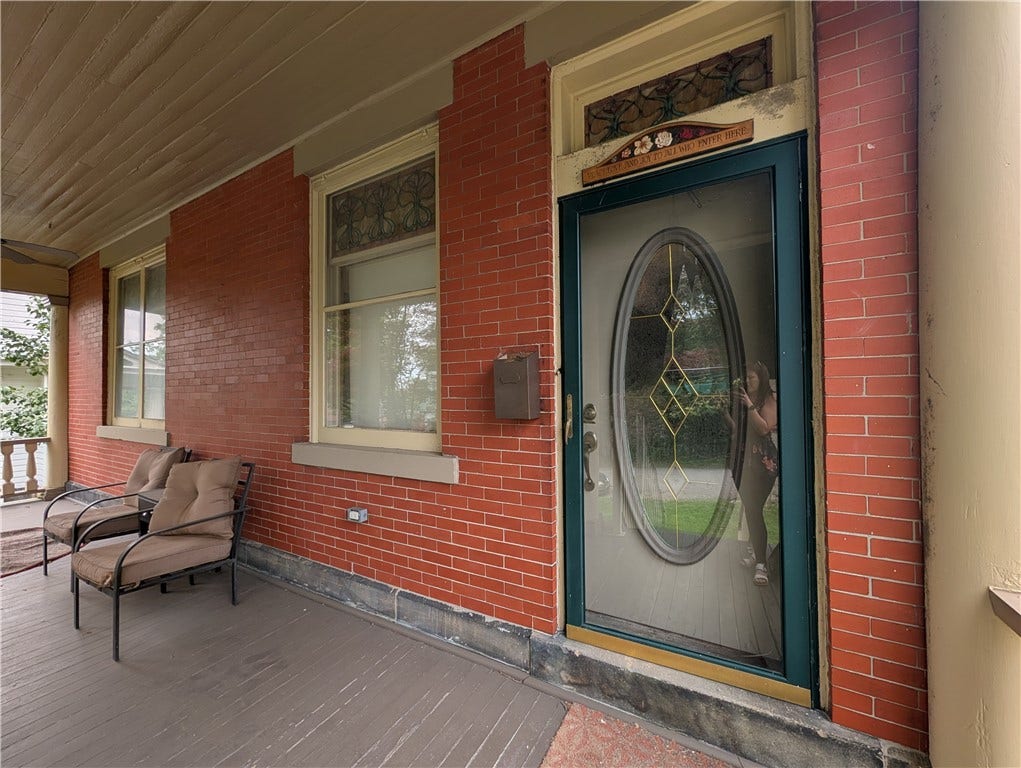 211 Wills Rd, Connellsville, PA 15425