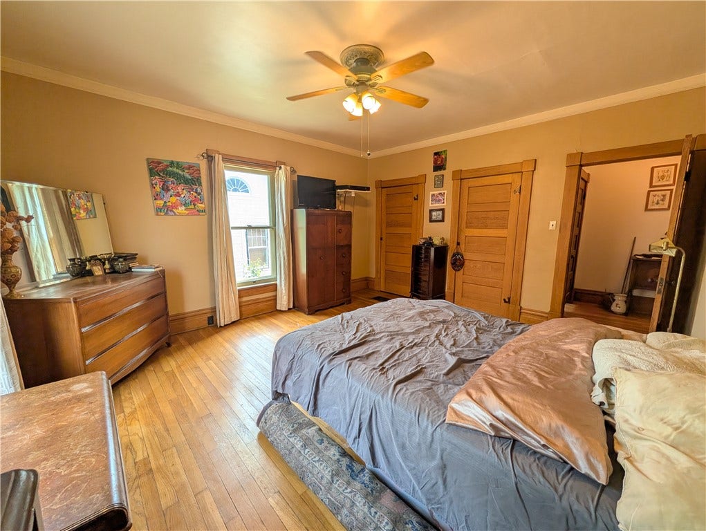 211 Wills Rd, Connellsville, PA 15425