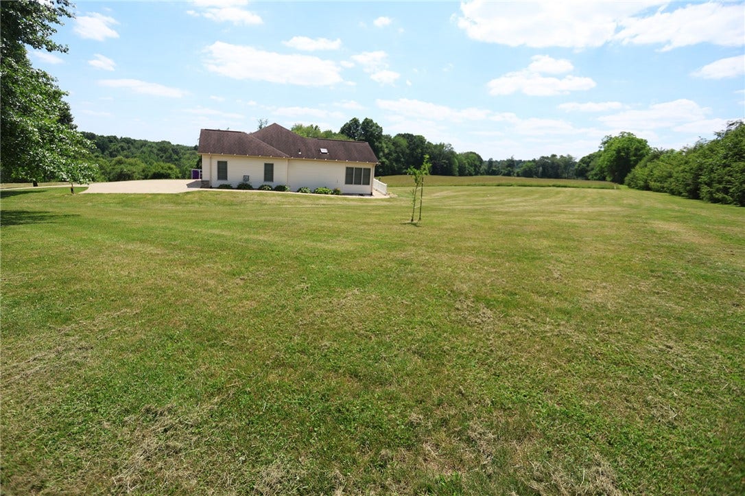 1203 Bailey Farm Rd, Greensburg, PA 15601