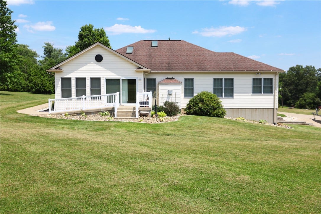 1203 Bailey Farm Rd, Greensburg, PA 15601
