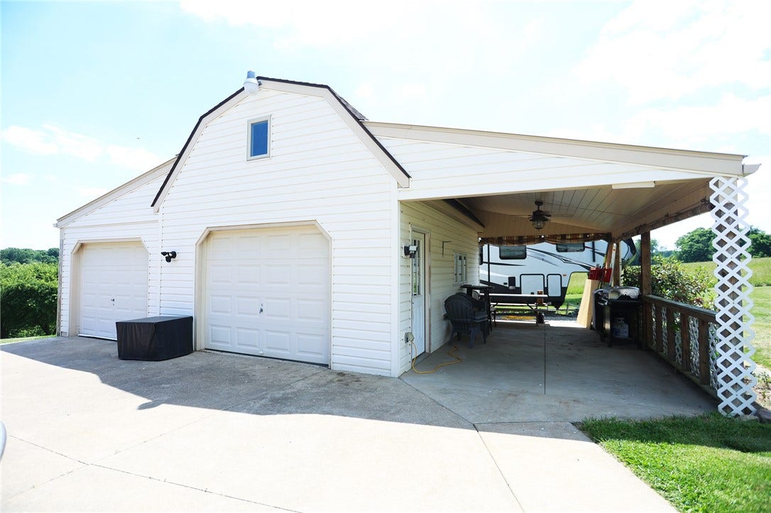 1203 Bailey Farm Rd, Greensburg, PA 15601