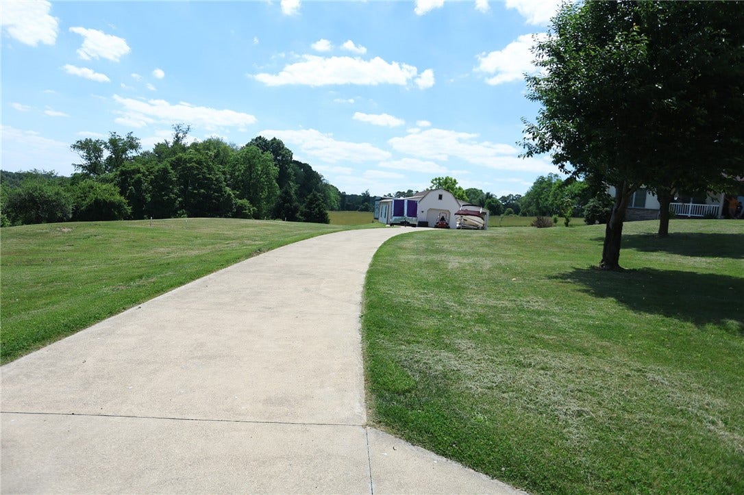 1203 Bailey Farm Rd, Greensburg, PA 15601