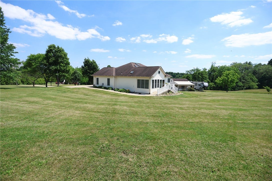 1203 Bailey Farm Rd, Greensburg, PA 15601