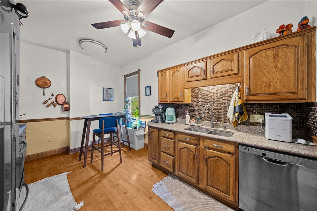 221 N Wade Ave, Washington, PA 15301