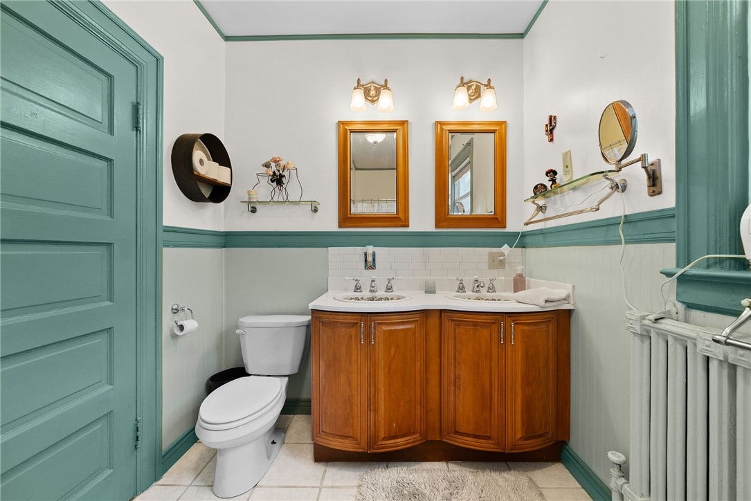 Full Bathroom #1