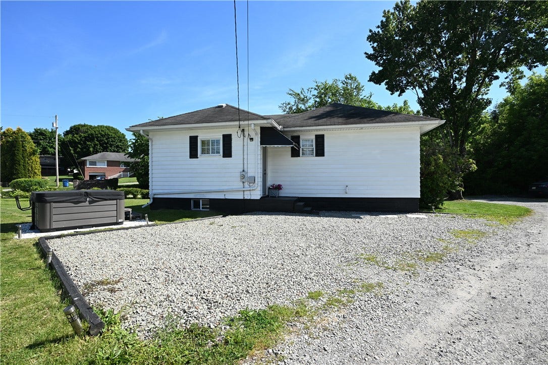 620 Eleanor Ave, Scottdale, PA 15683