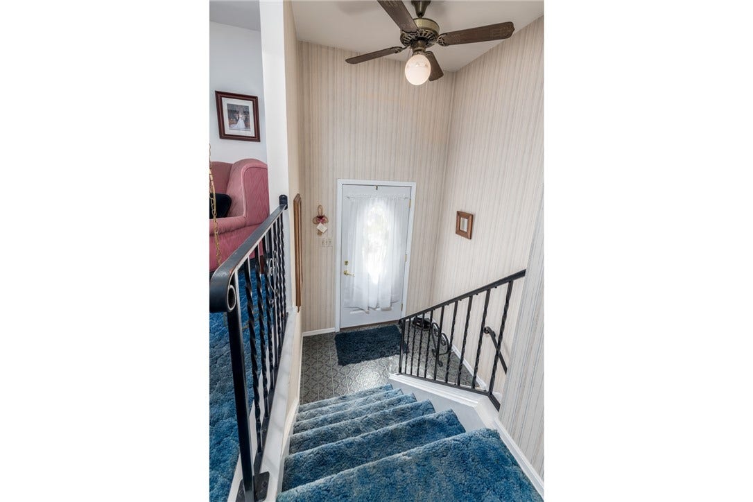 3061 Dividend Dr, Washington, PA 15301