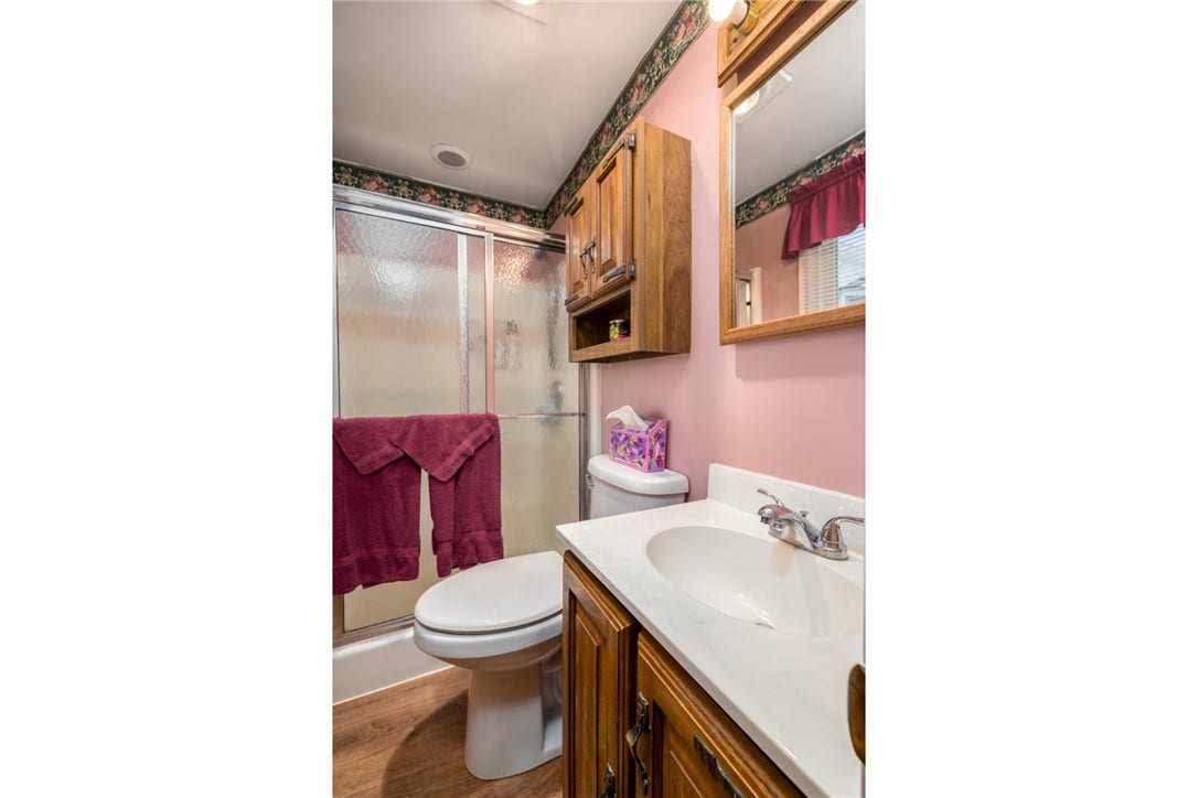 3061 Dividend Dr, Washington, PA 15301