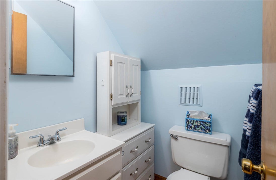 3061 Dividend Dr, Washington, PA 15301