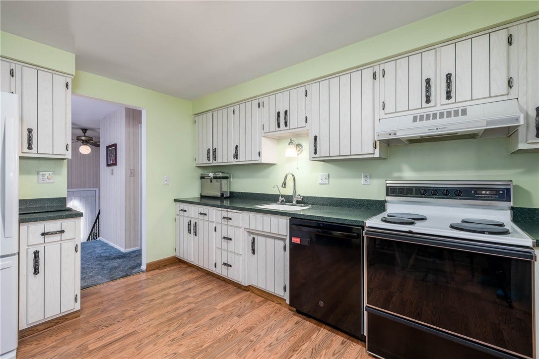3061 Dividend Dr, Washington, PA 15301