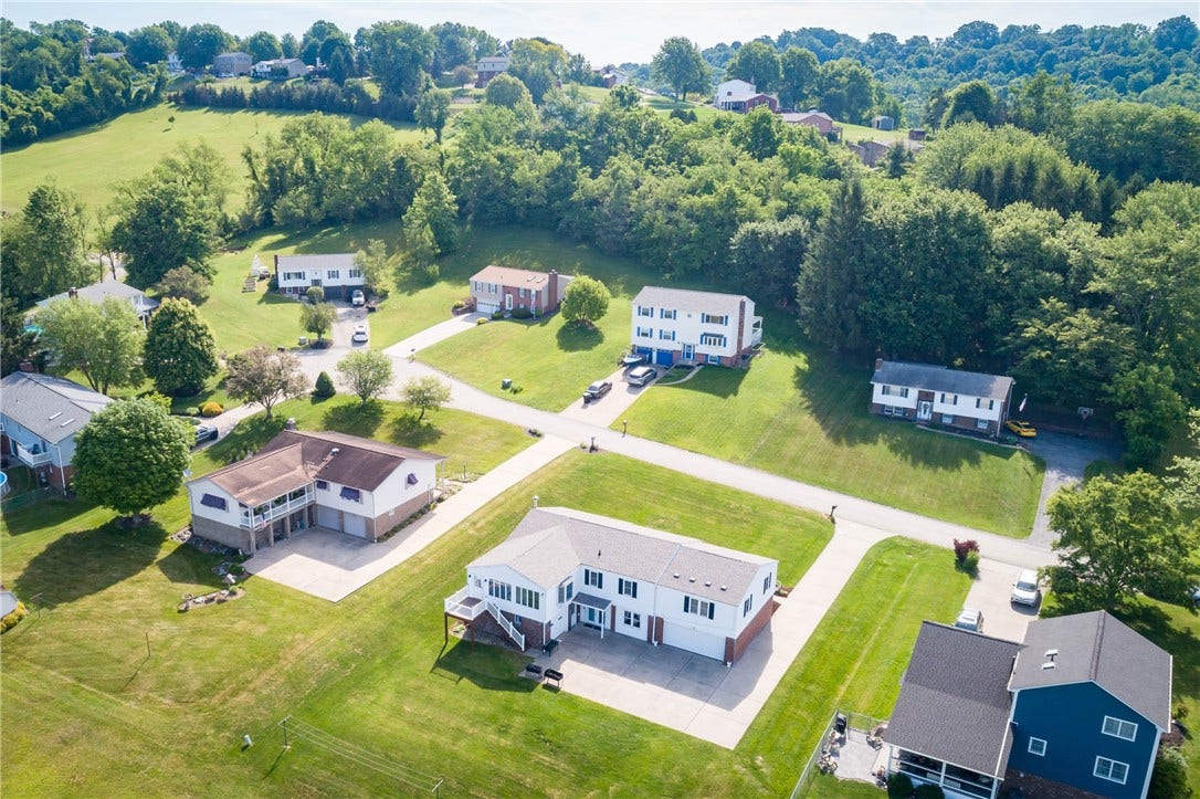 3061 Dividend Dr, Washington, PA 15301