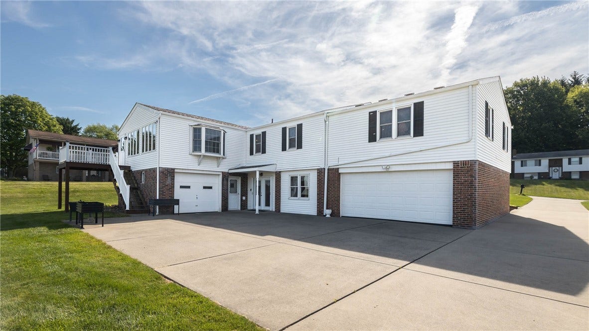 3061 Dividend Dr, Washington, PA 15301