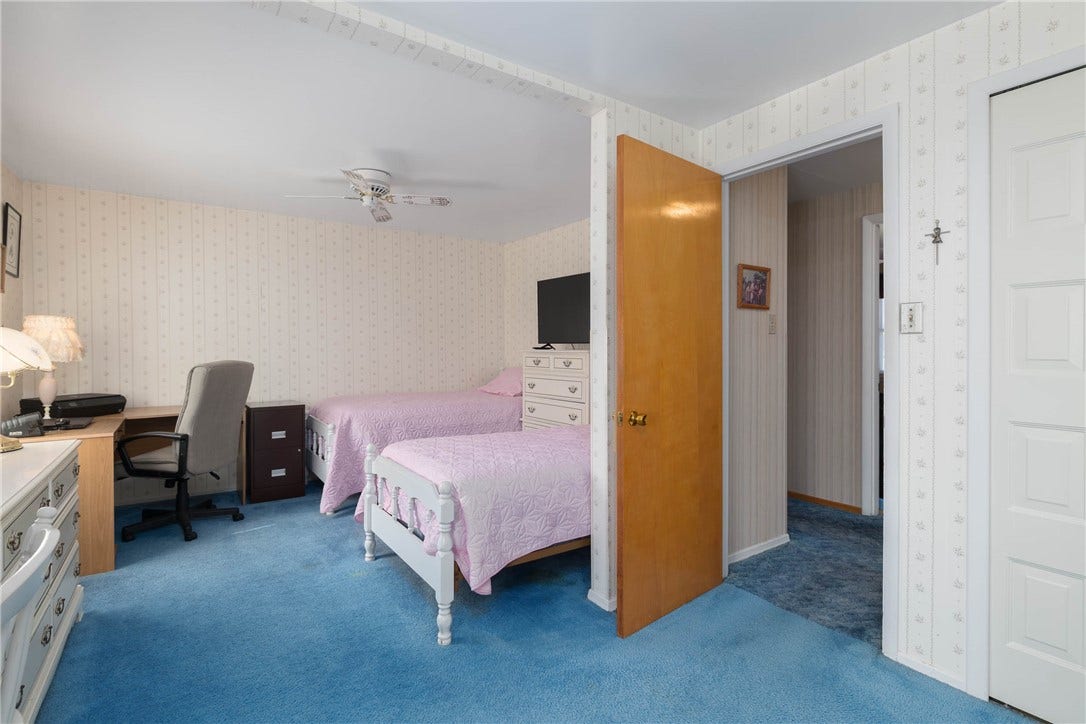 3061 Dividend Dr, Washington, PA 15301