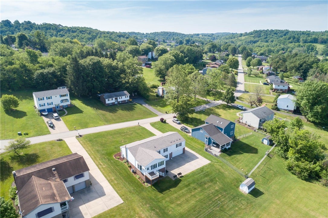 3061 Dividend Dr, Washington, PA 15301