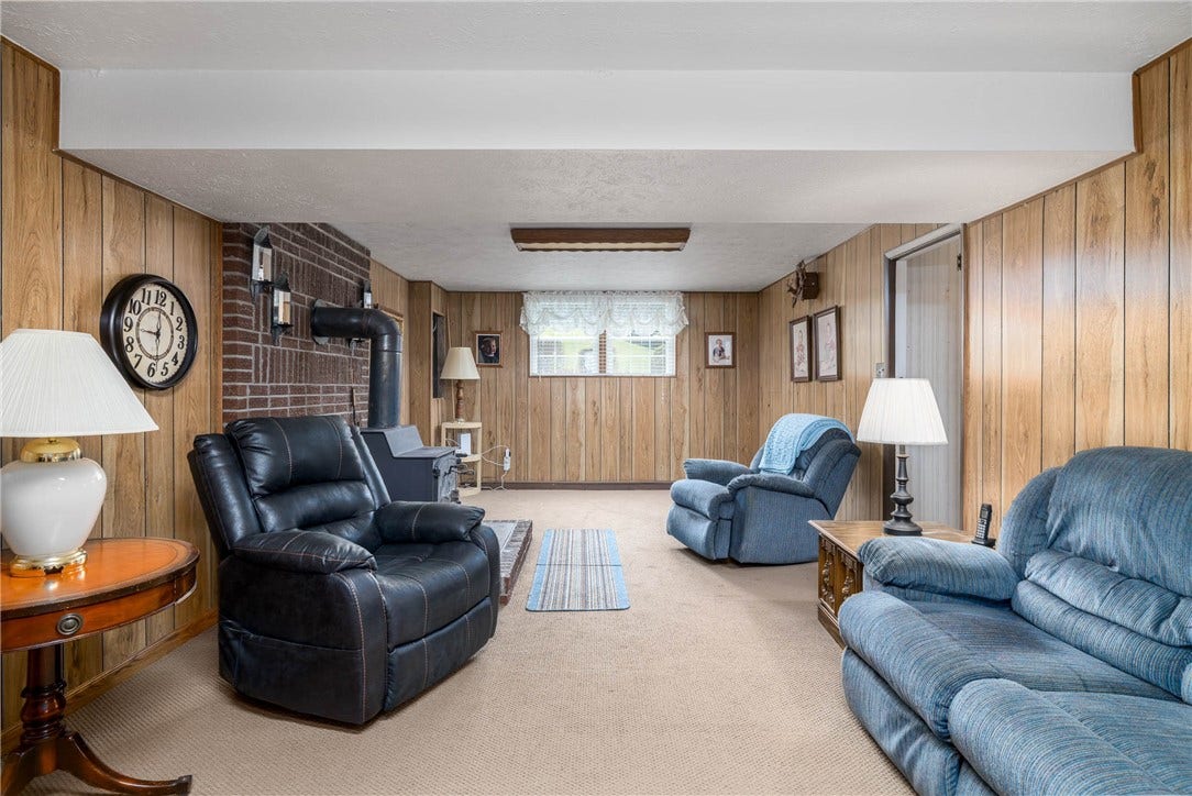 3061 Dividend Dr, Washington, PA 15301