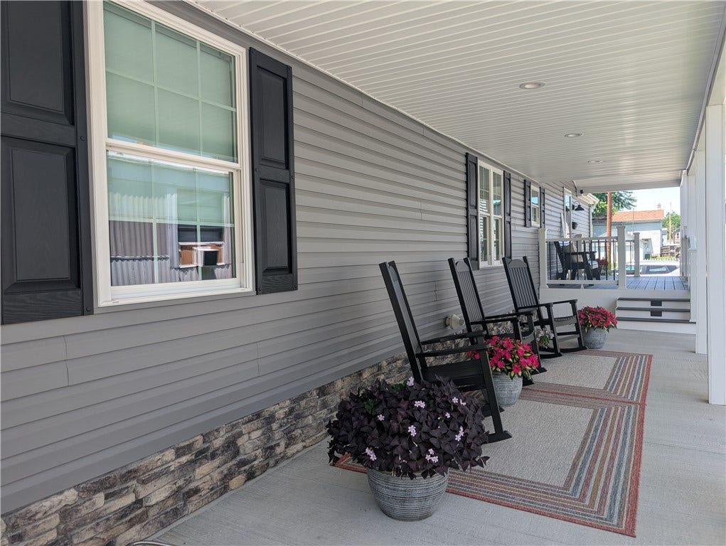 19 Thompson St, Latrobe, PA 15650