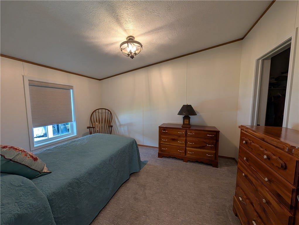 19 Thompson St, Latrobe, PA 15650